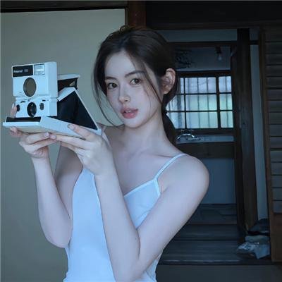 有秘密的她